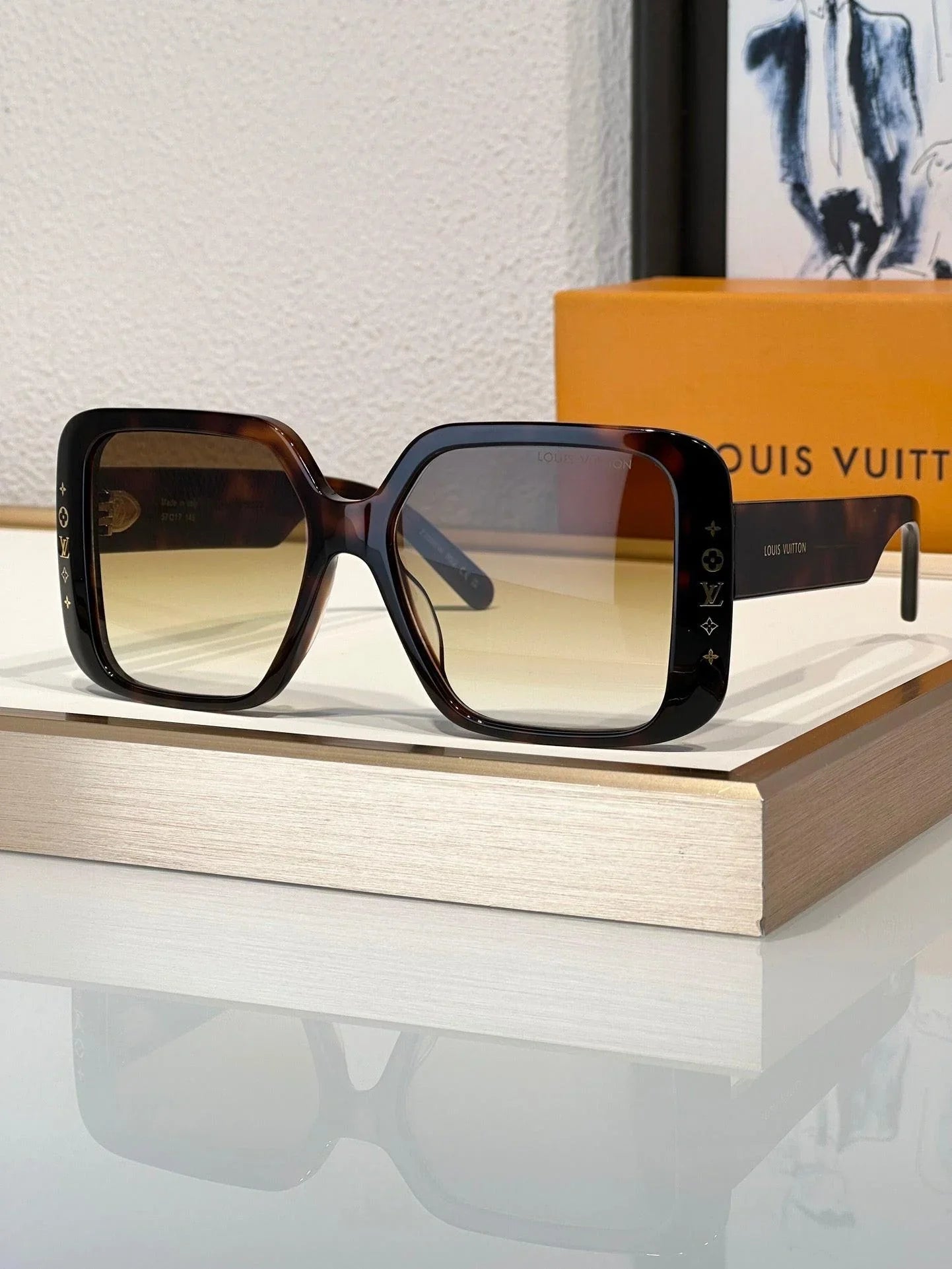 Louis Vuitton Z2095W New LV Moon Daily Square Women&