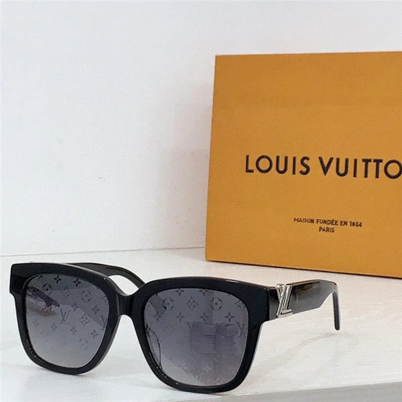 Louis Vuitton Z2120E LV-GO14 Square Sunglasses ✨