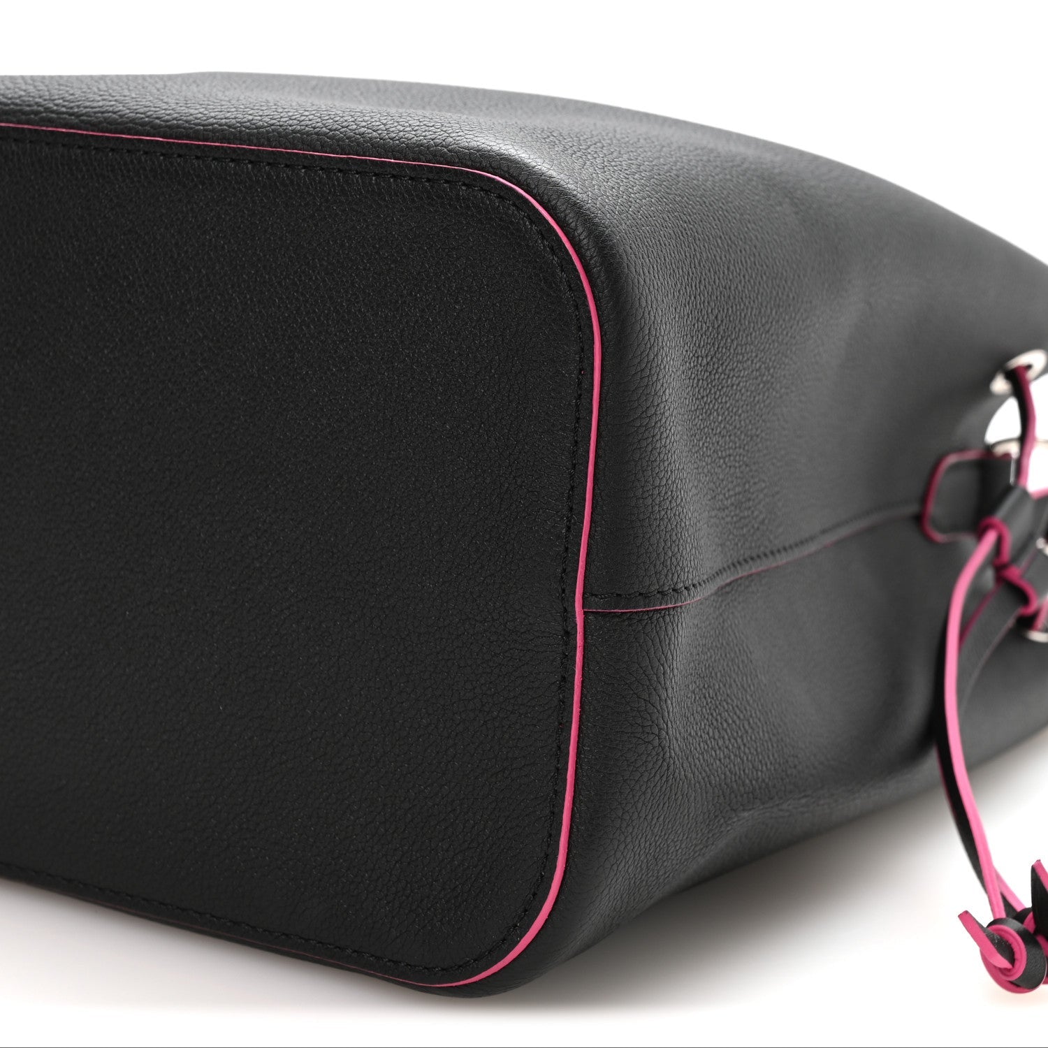 Calfskin Lockme Bucket Black