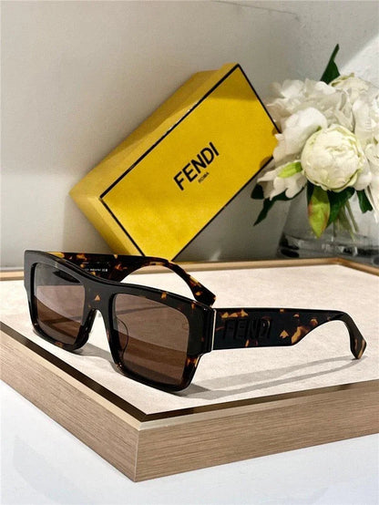 FENDI Roma FE40118 Sunglasses shape Women&