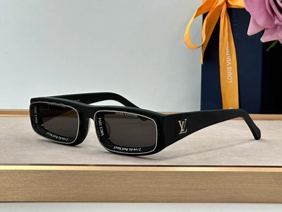 Louis Vuitton Z2388E Runway Super Vision Low Square Sunglasses ✨