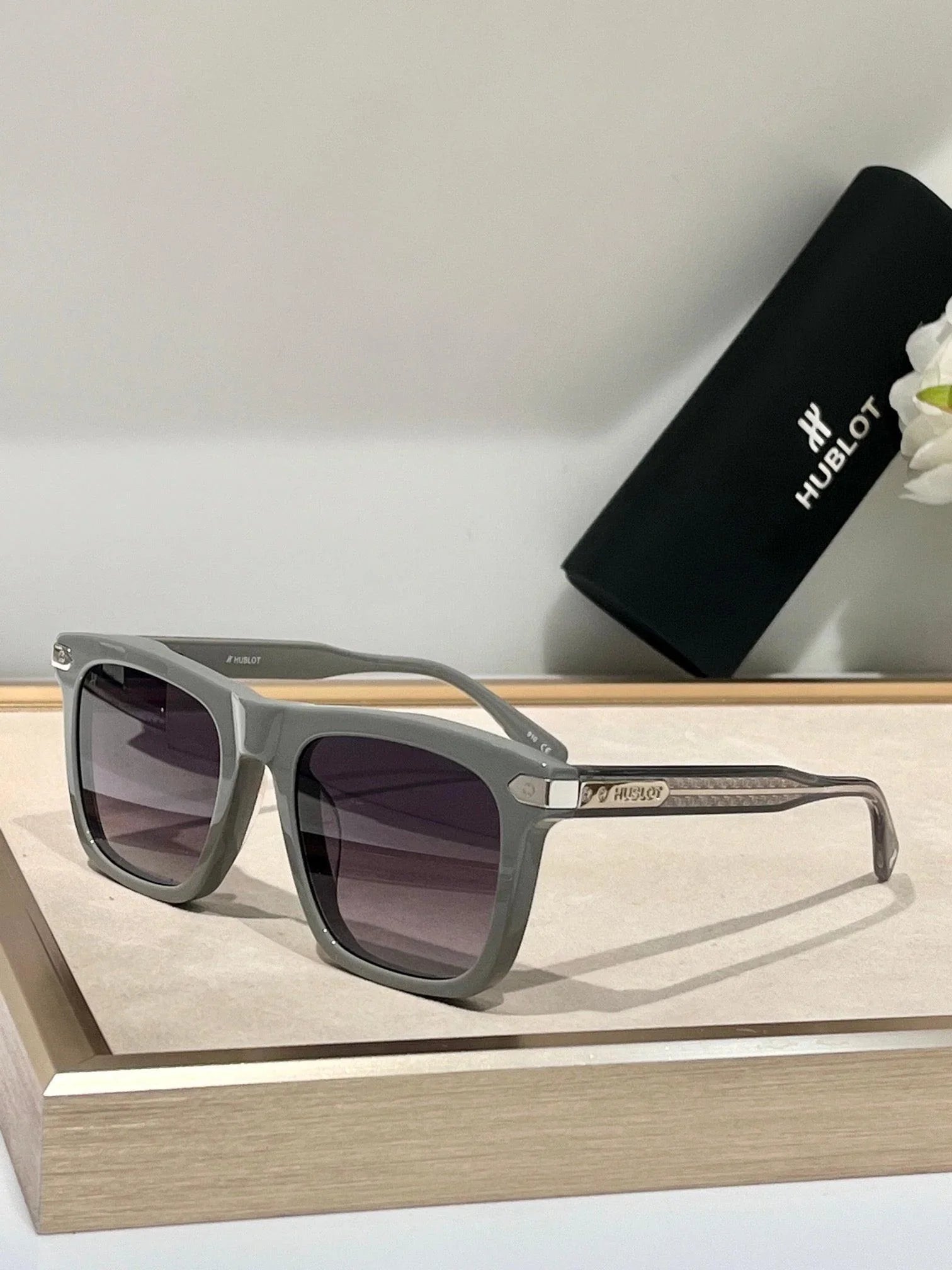 HUBLOT H062 Light Mirror Zeiss Lenses🔱