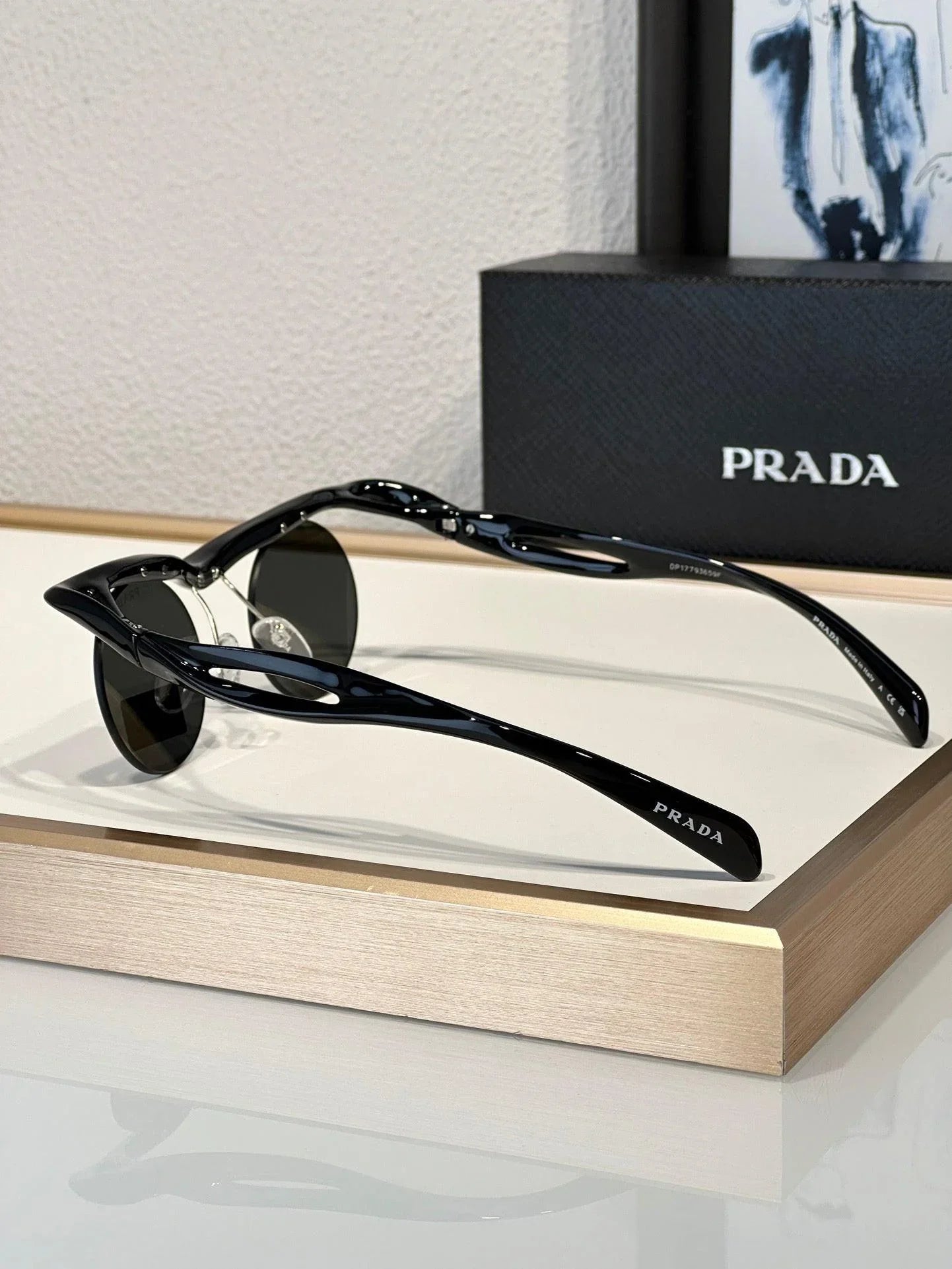 PRADA PR A18S - BLACK-PEACH-GREEN | SUNGLASSES Unisex  🟥