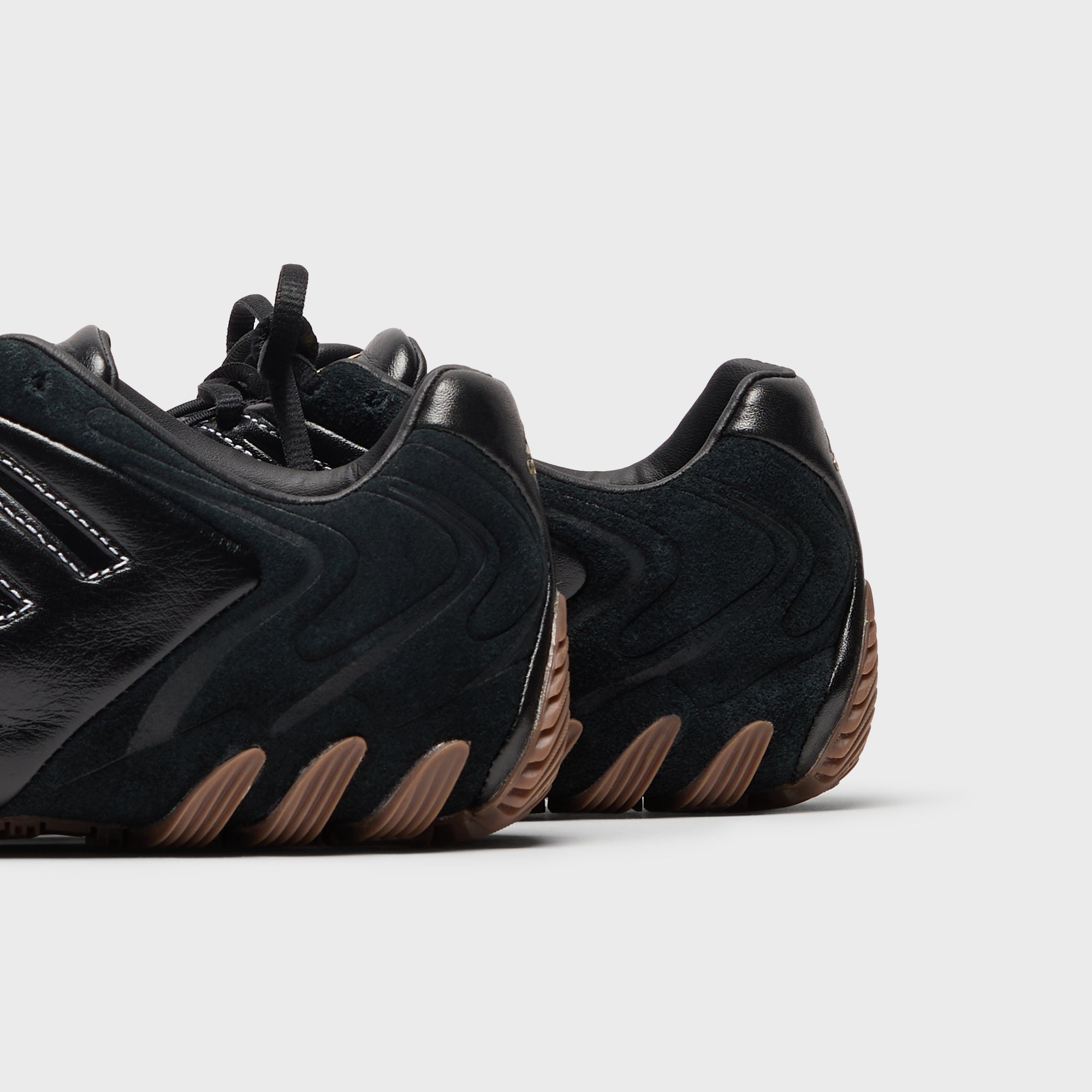 adidas WMNS Ghost Sprint - Core Black / Gum / Gold Metallic