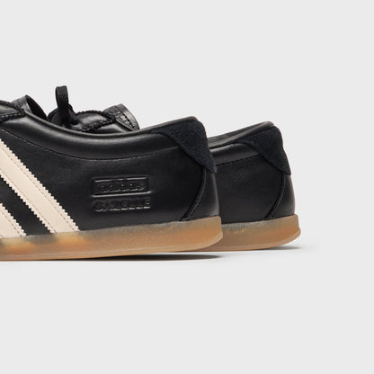 adidas WMNS Gazelle LO PRO - Core Black / Chalk White / Gum