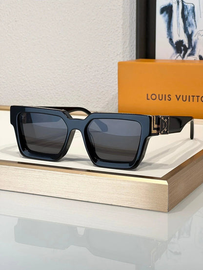 Louis Vuitton Z1910E LV Clash Low Square Sunglasses  ✨