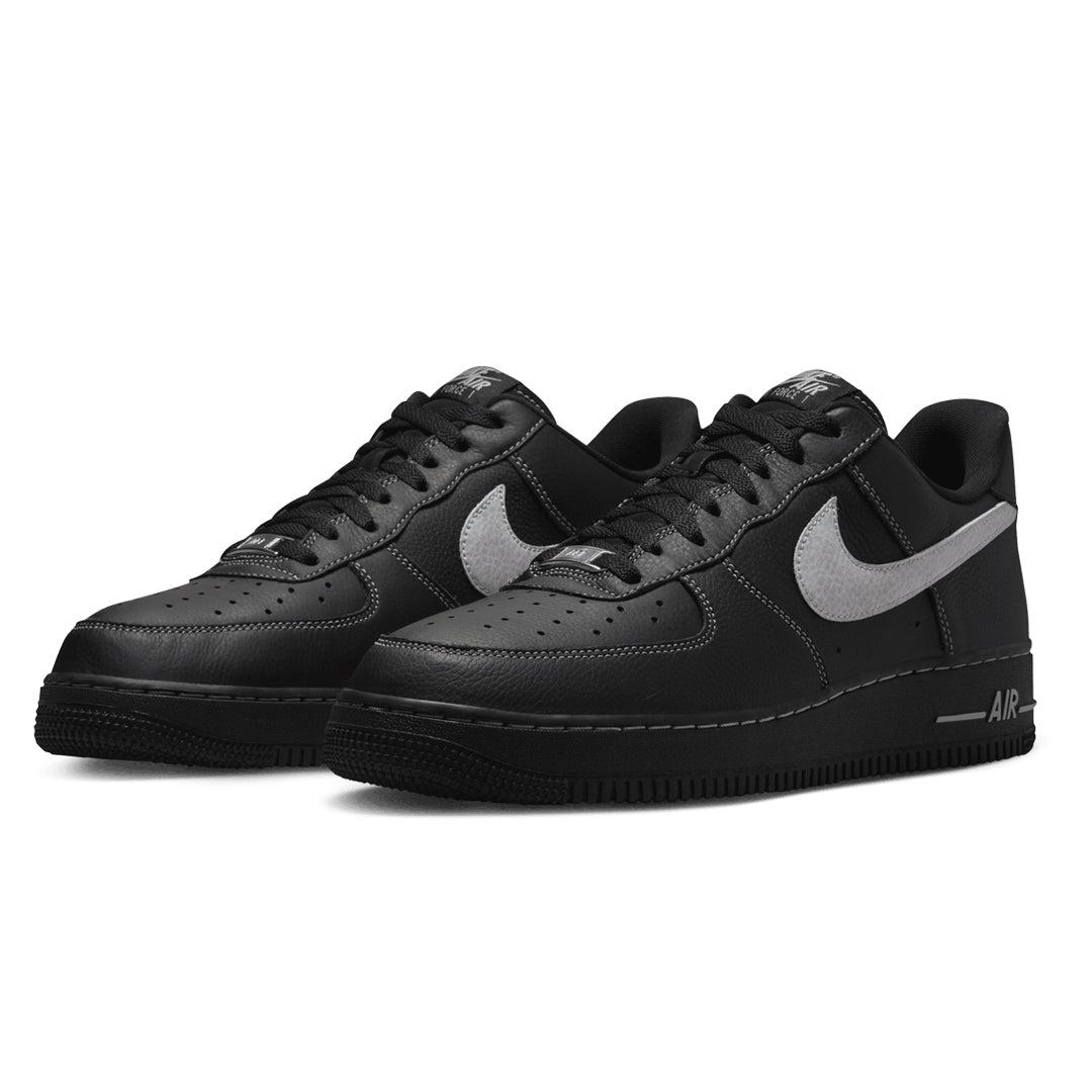 AIR FORCE &