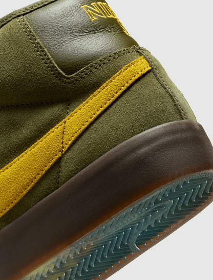 ANTI HERO ZOOM BLAZER MID SB "ROUGH GREEN/AMARILLO"