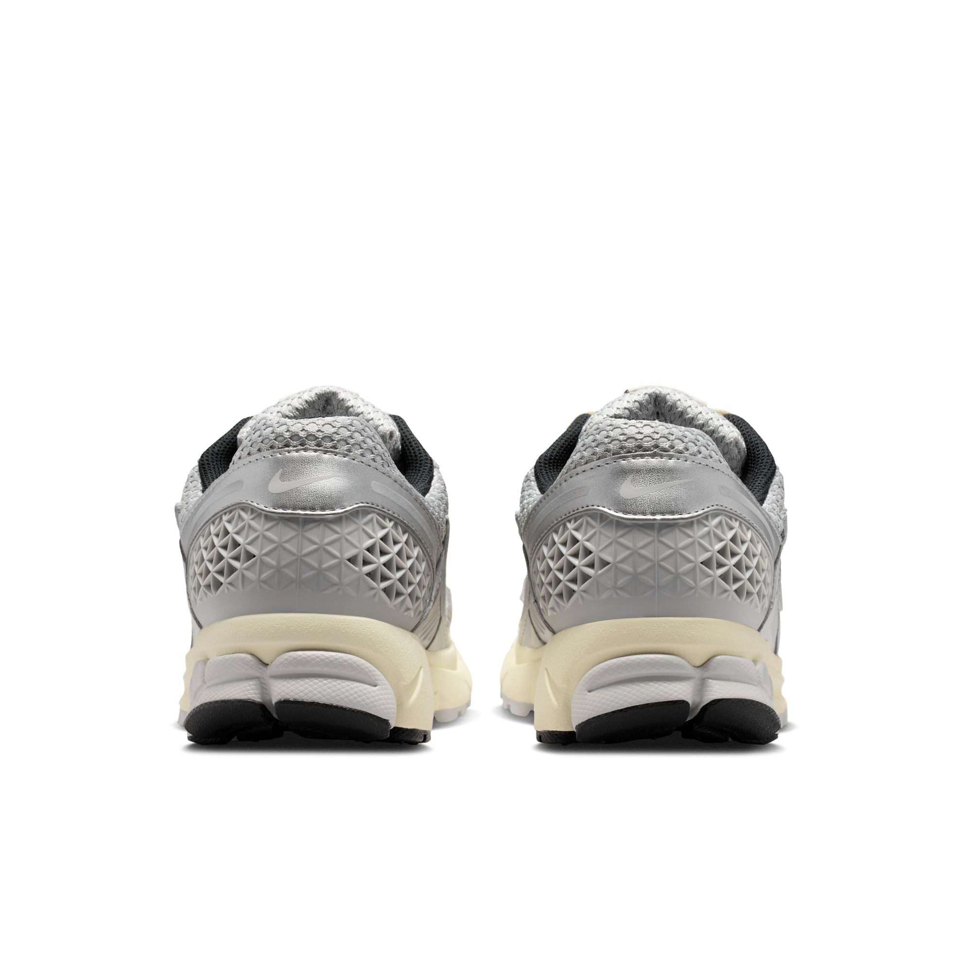 NIKE ZOOM VOMERO 5