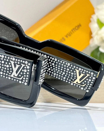 Louis Vuitton Z2396E Runway LV Clash Pearls &amp; Strass Sunglasses✨