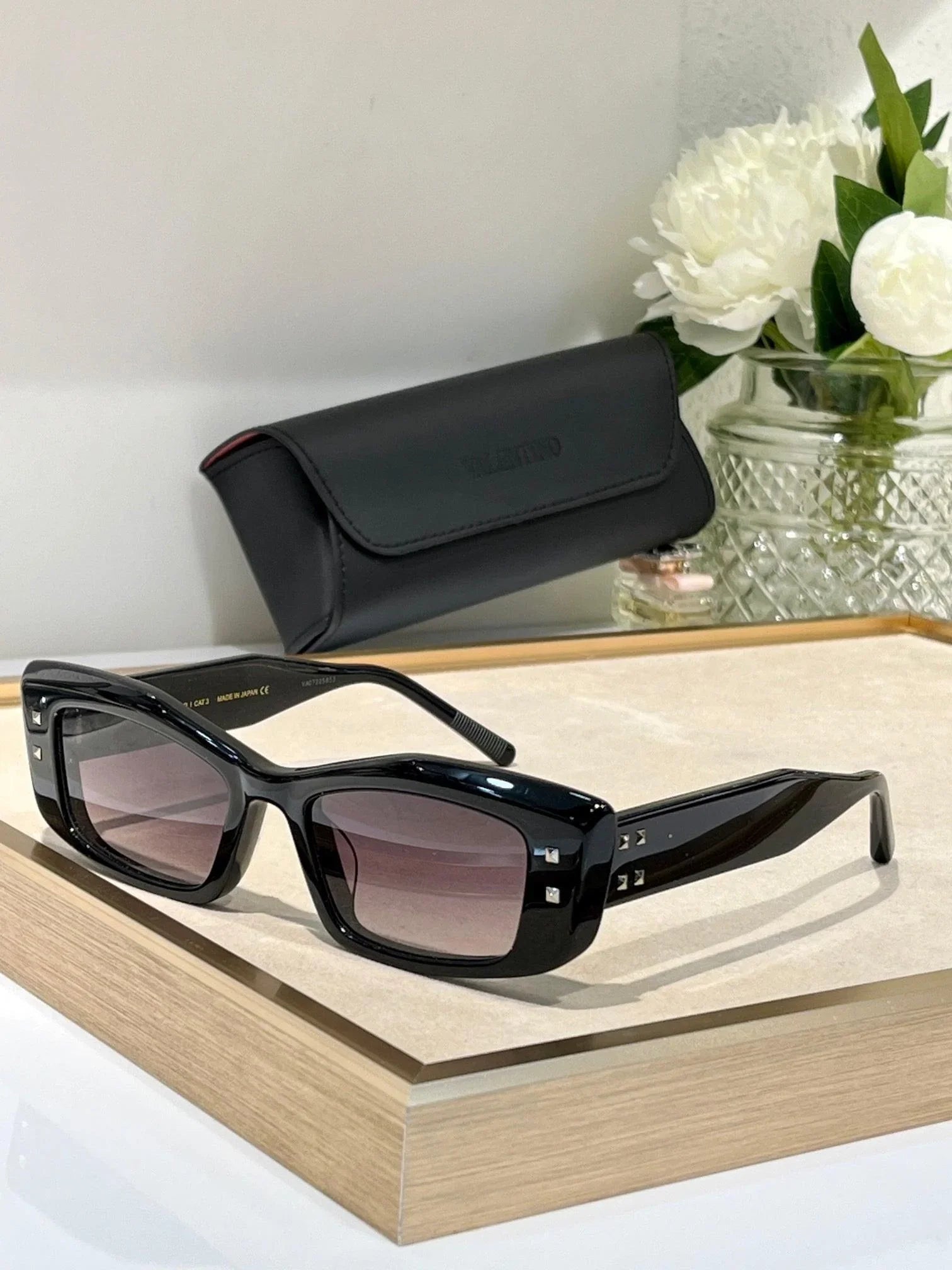 NEW SEASON Valentino V-Quattro VLS-109 Sunglasses✨