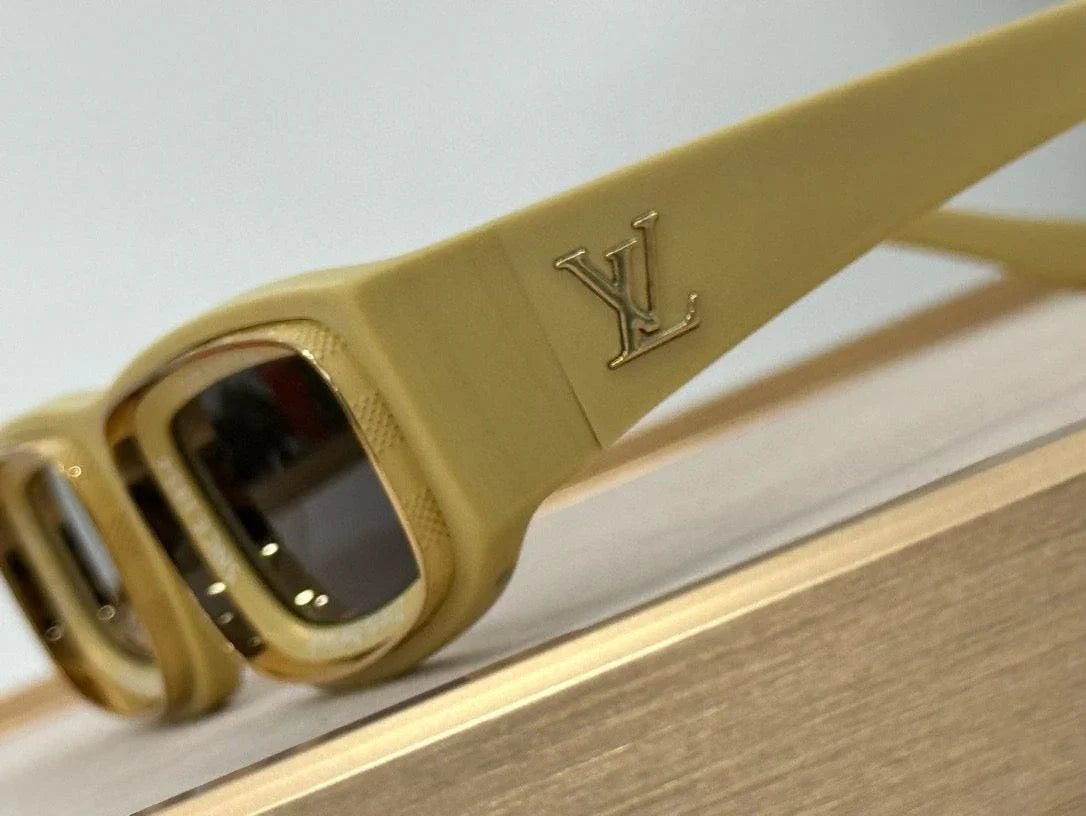 Louis Vuitton Z2388E Runway Super Vision Low Square Sunglasses ✨