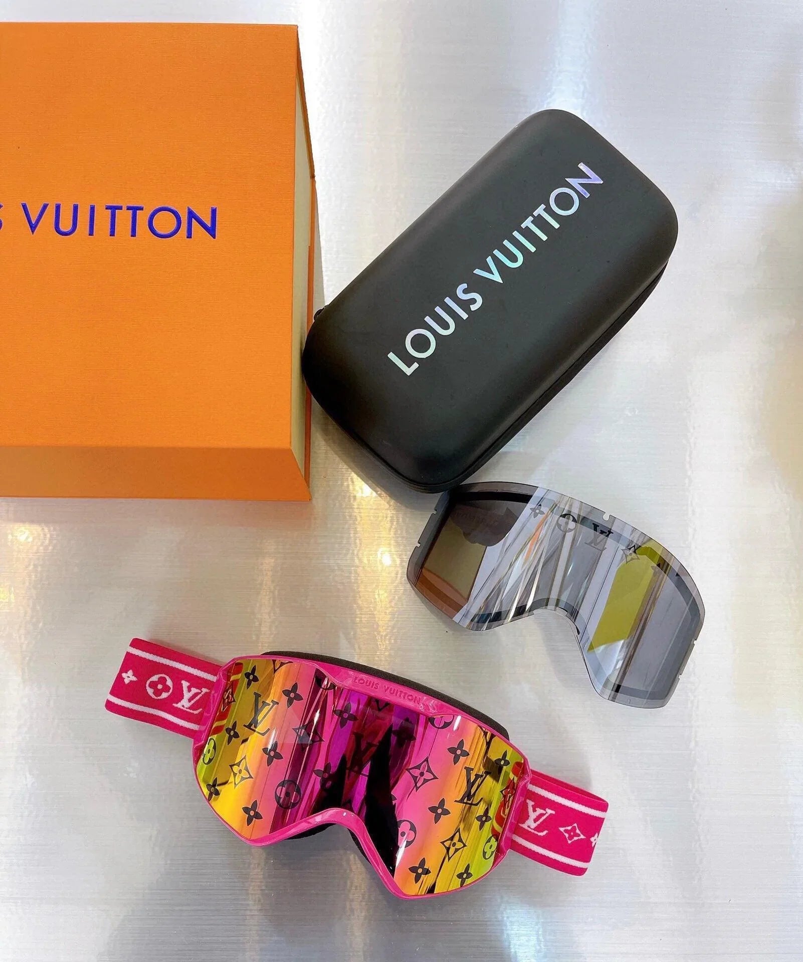 Louis Vuitton NEW SEASON Z1573W LV Snow Mask ✨