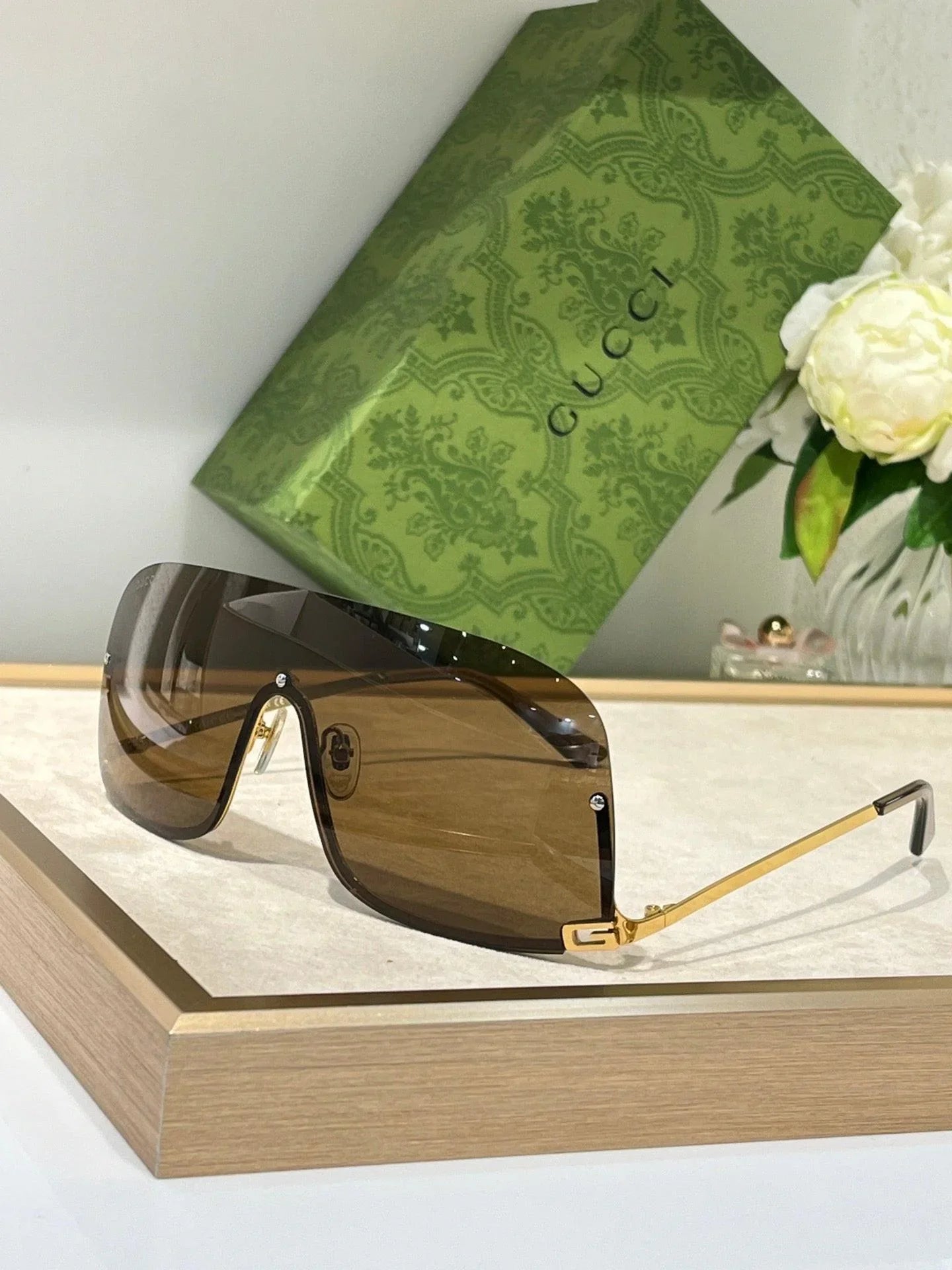 Gucci GG 1560 S MASK-SHAPED FRAME Sunglasses  ✨