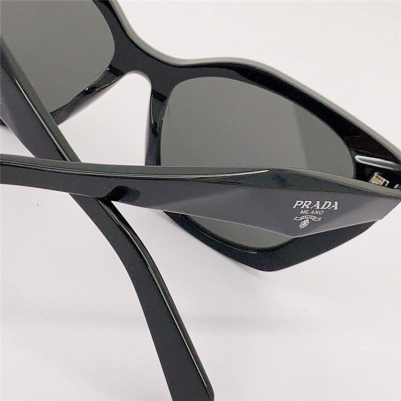 Prada PR 19ZS Oval Round Sunglasses  🟥