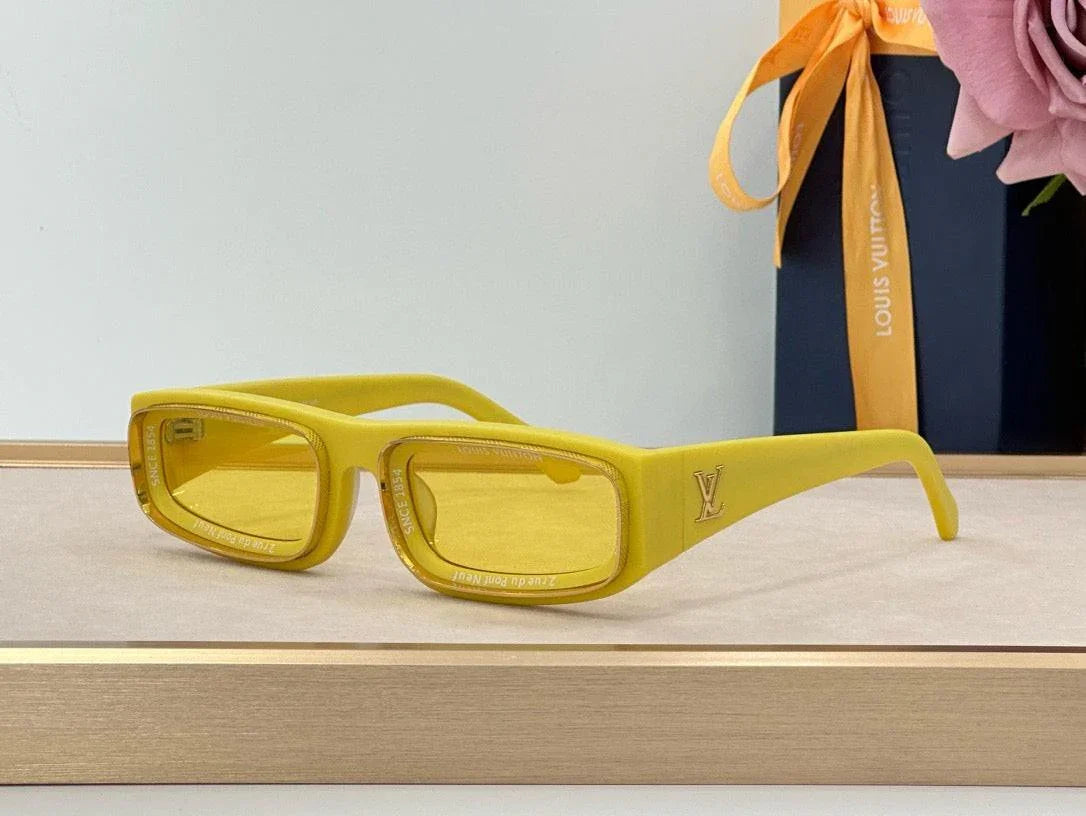 Louis Vuitton Z2388E Runway Super Vision Low Square Sunglasses ✨