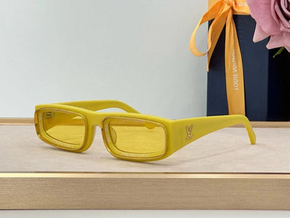 Louis Vuitton Z2388E Runway Super Vision Low Square Sunglasses ✨