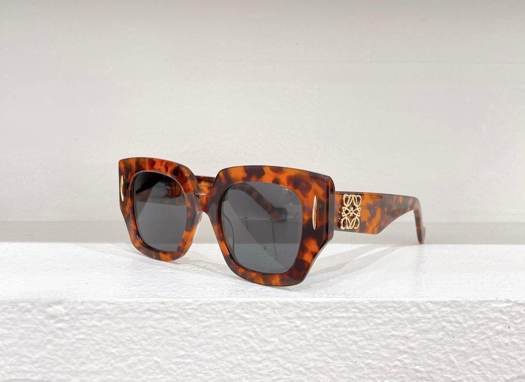LOEWE Screen Women's Acetate Sunglasses 40218✨