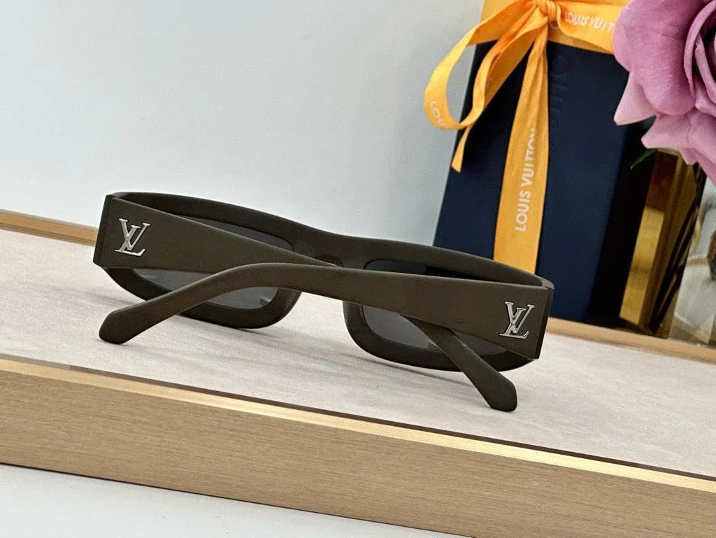 Louis Vuitton Z2388E Runway Super Vision Low Square Sunglasses ✨