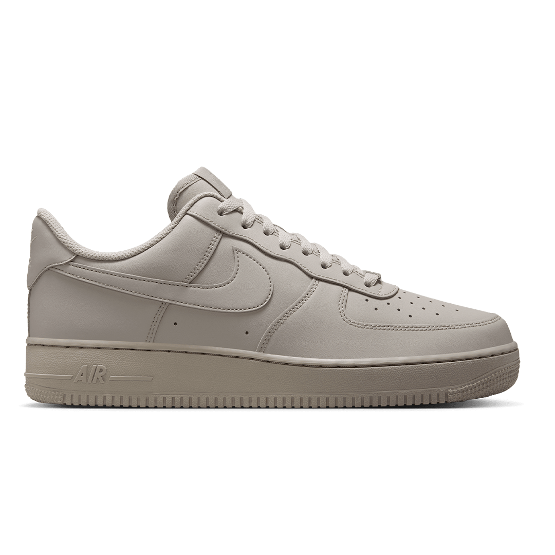 AIR FORCE 1 &