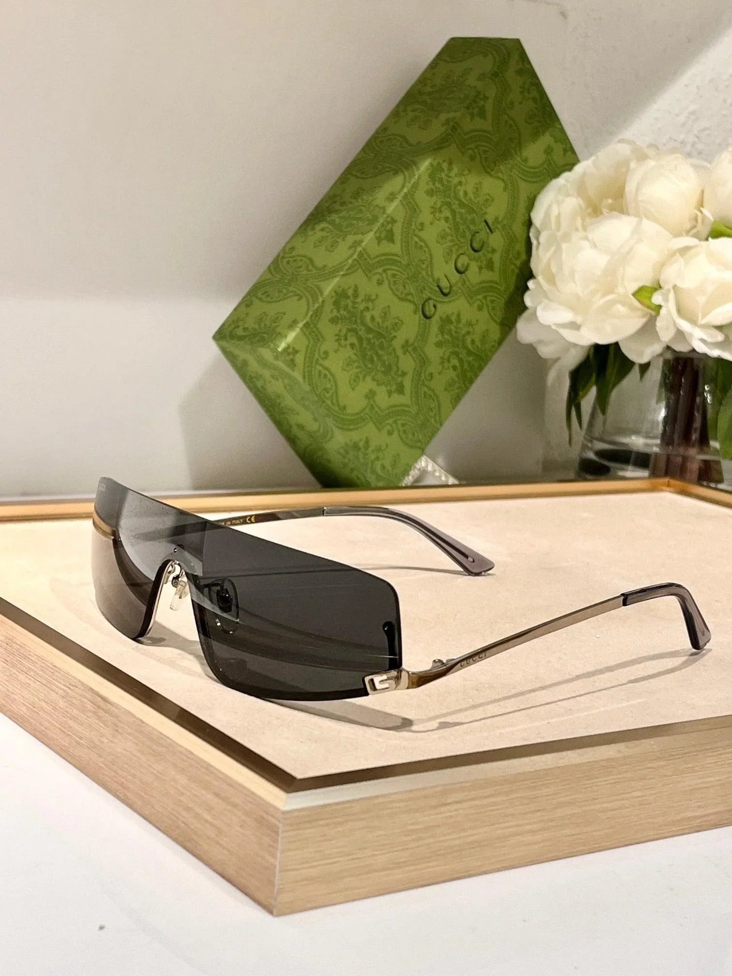 Gucci GG 1561 MASK-SHAPED FRAME unisex Sunglasses ✨