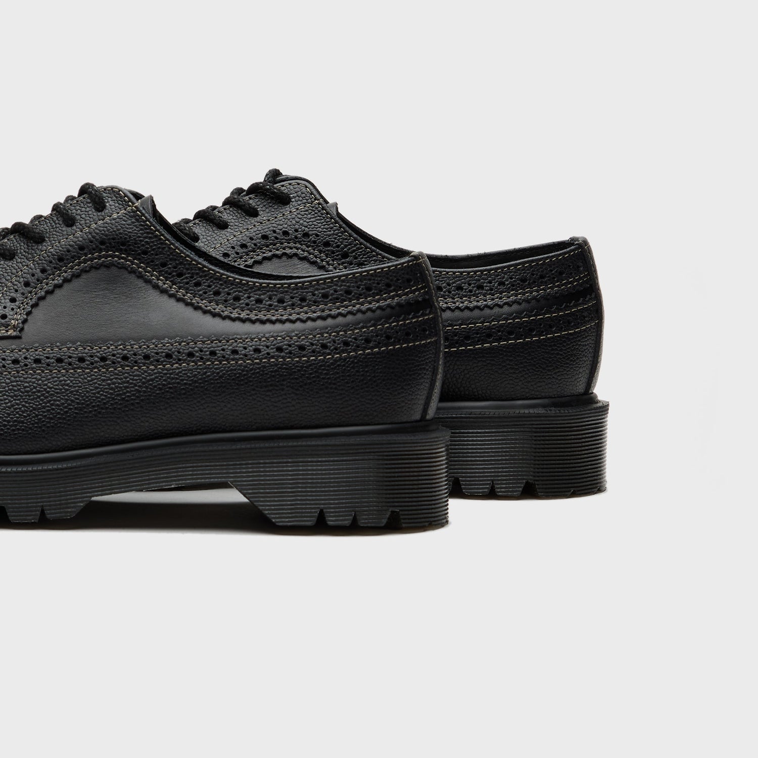 Dr. Martens 3989 Westminster Brogue - Black