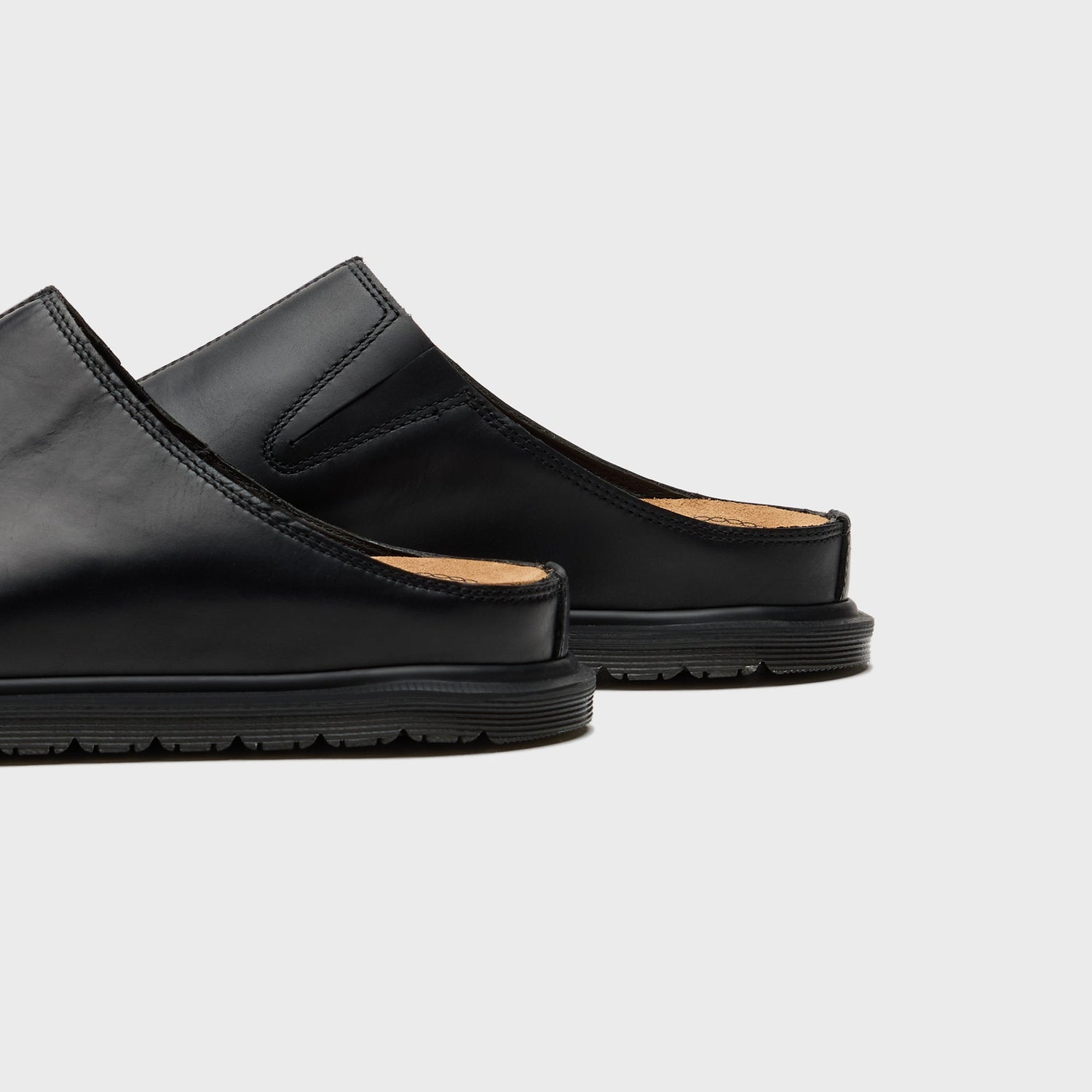 Dr. Martens San Leather Mule - Black Orleans