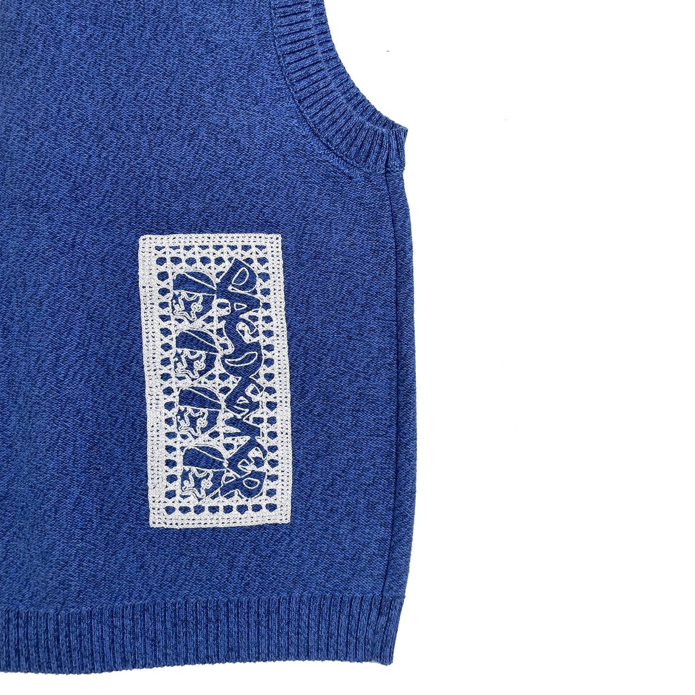 DOILY VEST