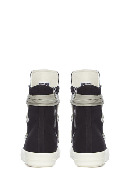 DU01F4809_DOW1_911 | MEGALACE® SNEAKS
