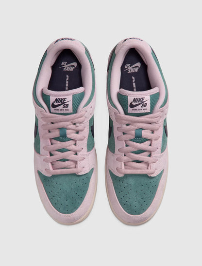 SB DUNK LOW PRO