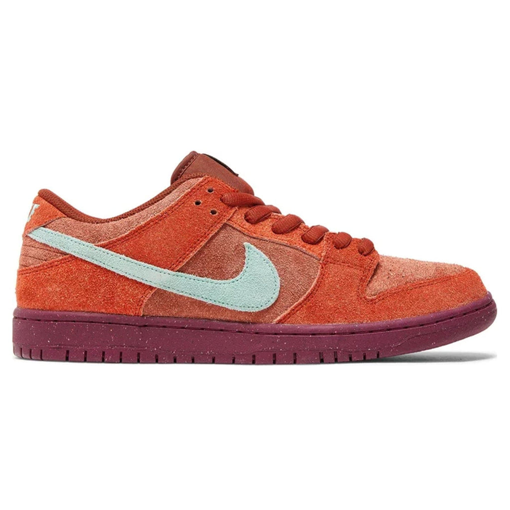 Nike Dunk Low SB ‘Mystic Red’