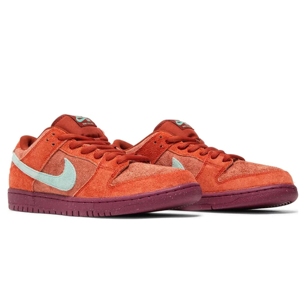 Nike Dunk Low SB ‘Mystic Red’