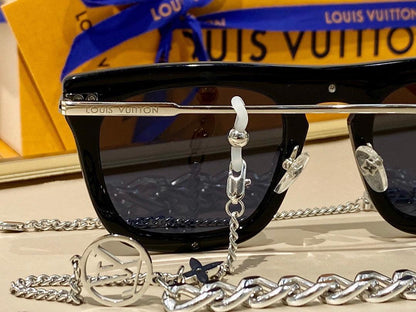 Louis Vuitton ultra rare LV1105 Chain Women&