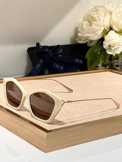 Christian Dior MISSDIOR S1U Butterfly Sunglasses ✨