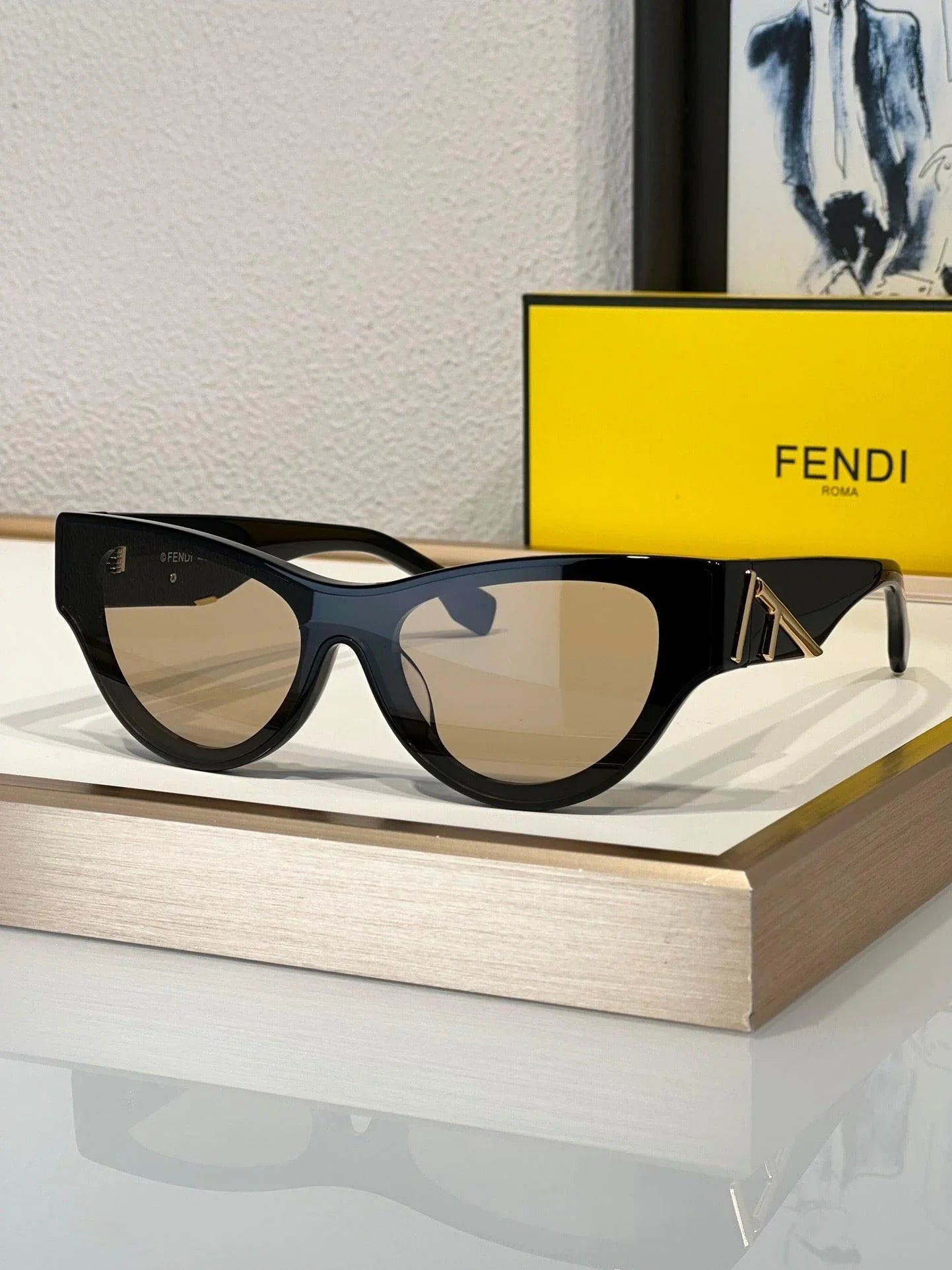 FENDI First FE40111I 01B Sunglasses Women&