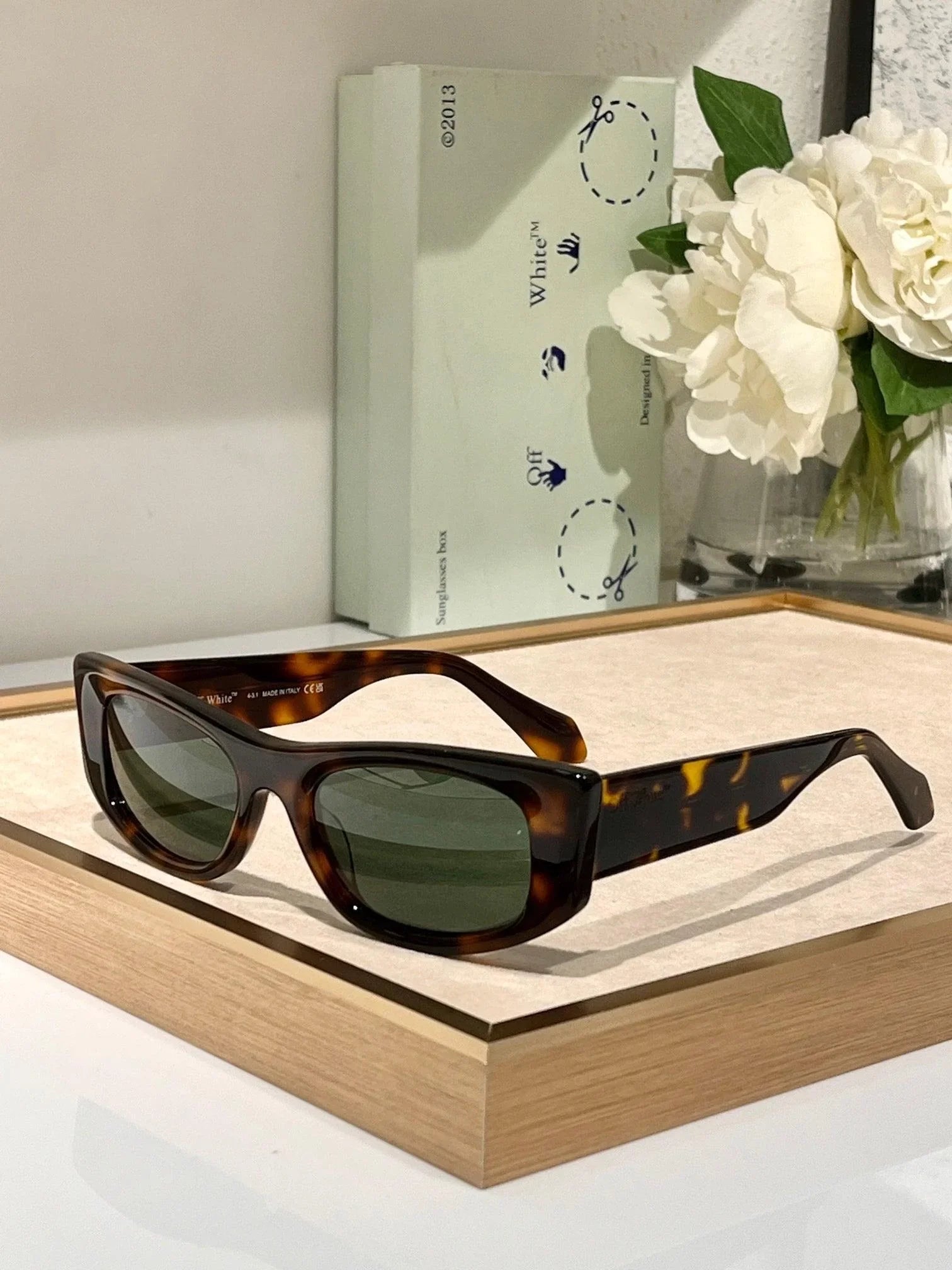 OFF-WHITE! 1090F Women's Sunglasses ✨