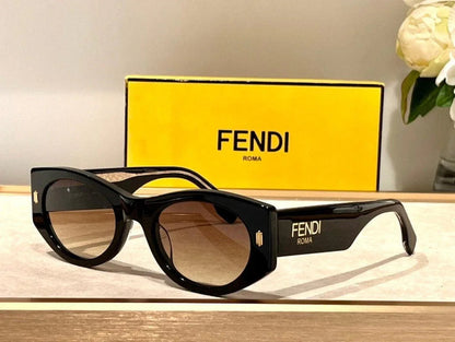 FENDI Roma FE40125 Sunglasses shape Women&