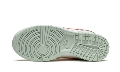 DUNK LOW WMNS "Barely Green" DD1503 104