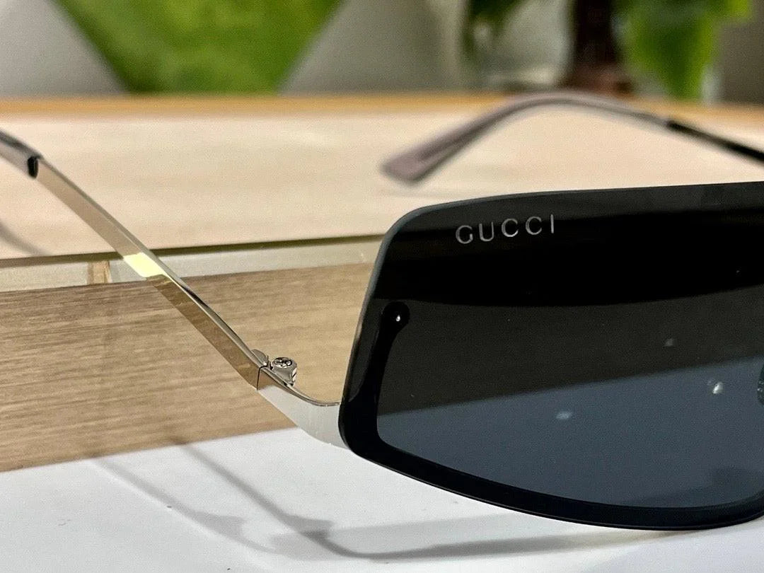 Gucci GG 1561 MASK-SHAPED FRAME unisex Sunglasses ✨