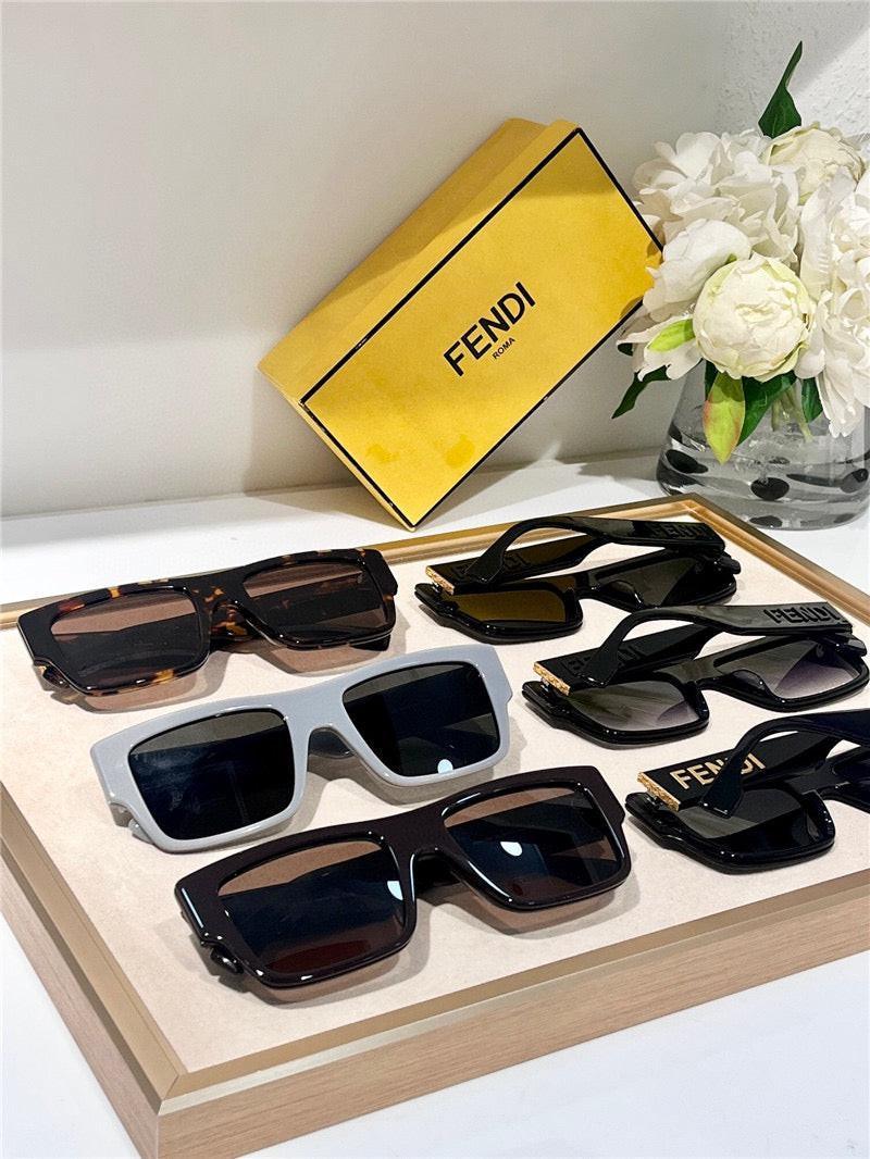 FENDI Roma FE40118 Sunglasses shape Women's✨