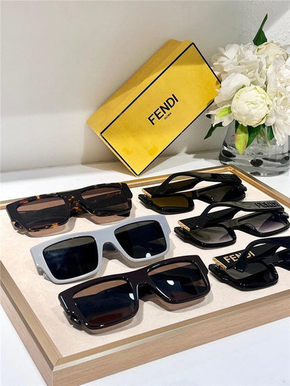 FENDI Roma FE40118 Sunglasses shape Women&