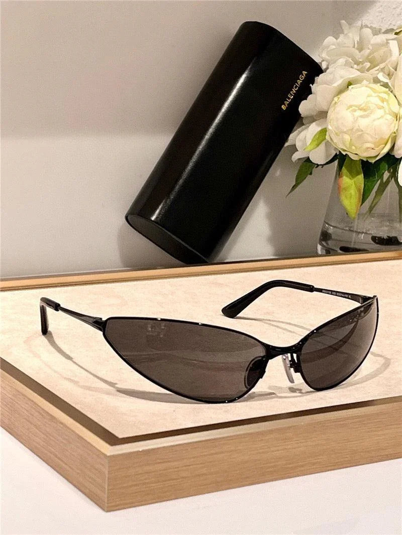 BALENCIAGA RAZOR CAT EYE BB0315 XL Black-Silver Sunglasses🏳️