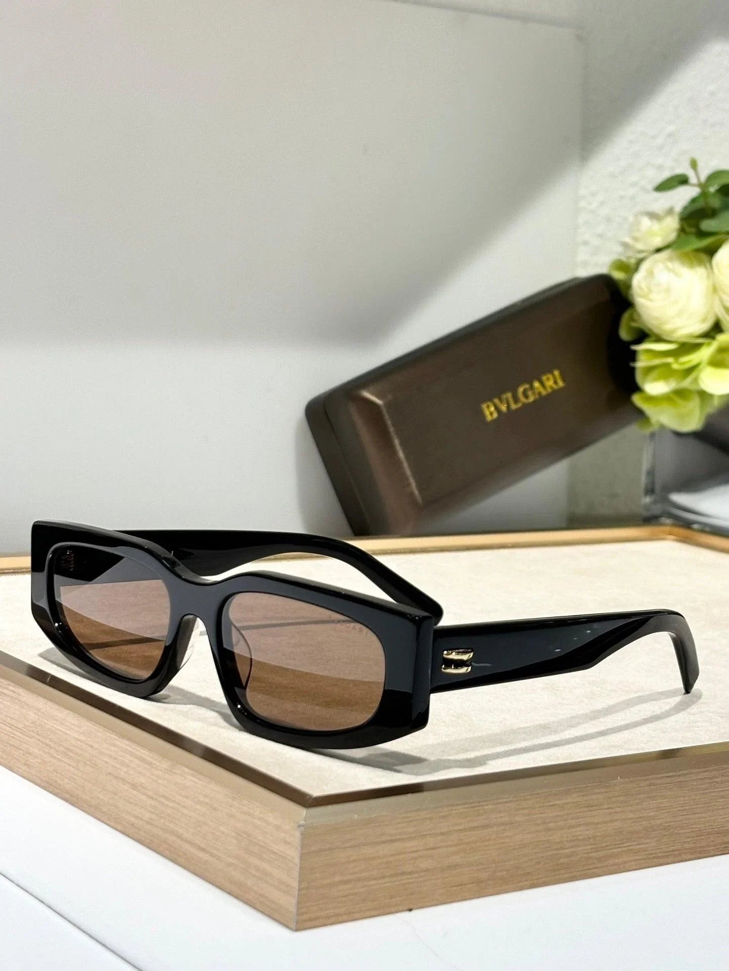 Bvlgari B.Zero BV 40014I 25 UNISEX Sunglasses ✨