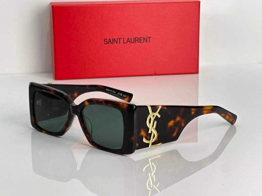 Yves Saint Laurent M0138 Oversize Women&