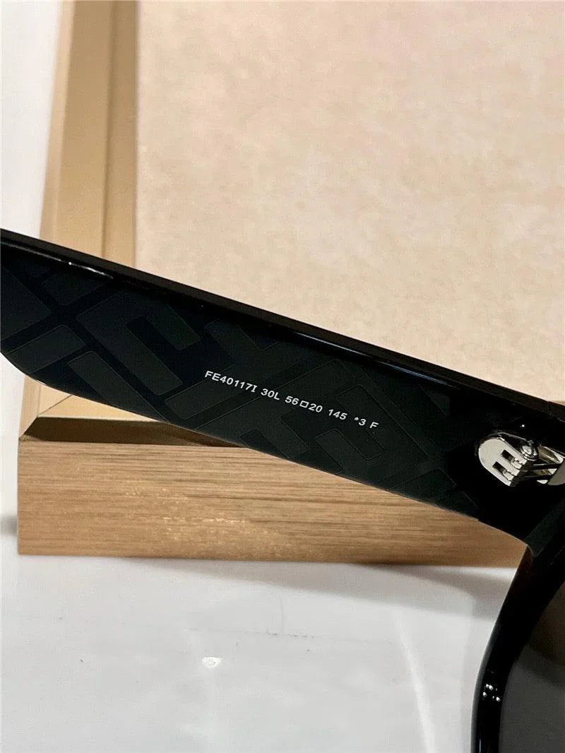 Fendi FE40117 Sunglasses Women's✨