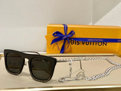 Louis Vuitton ultra rare LV1105 Chain Women&