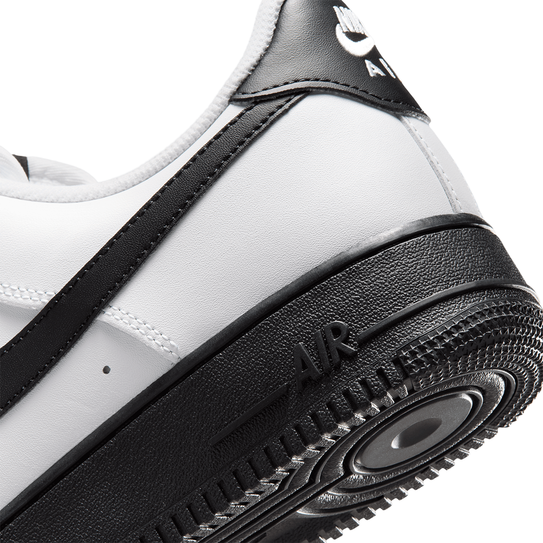 AIR FORCE 1 &