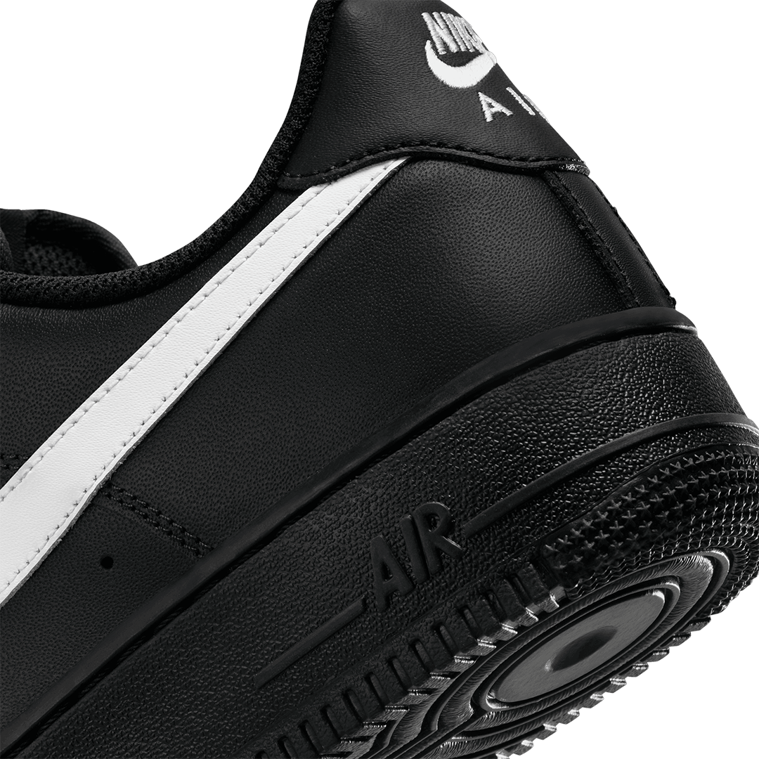 AIR FORCE 1 &