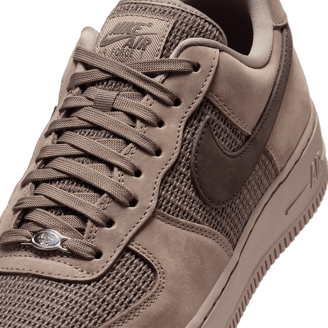 AIR FORCE 1 &