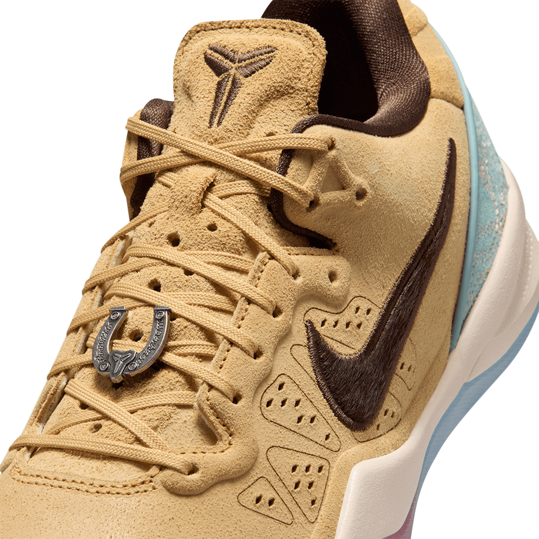 KOBE VIII PROTRO &